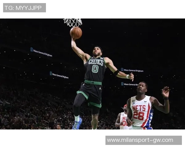 克里斯蒂状态低迷12投仅中3球贡献9分7板5助却有3次失误表现不佳